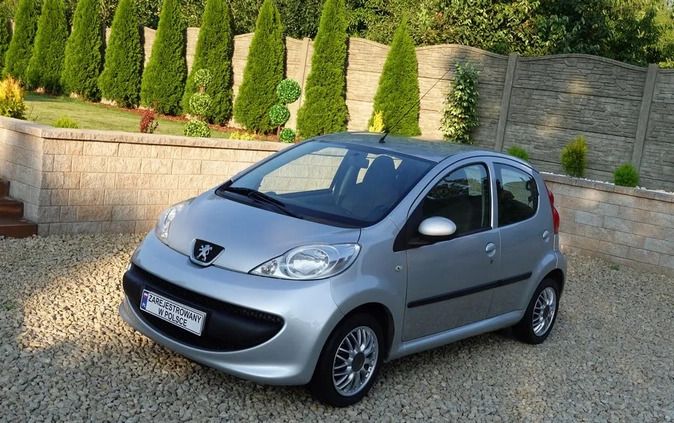 Peugeot 107 cena 8900 przebieg: 200000, rok produkcji 2006 z Janikowo małe 121